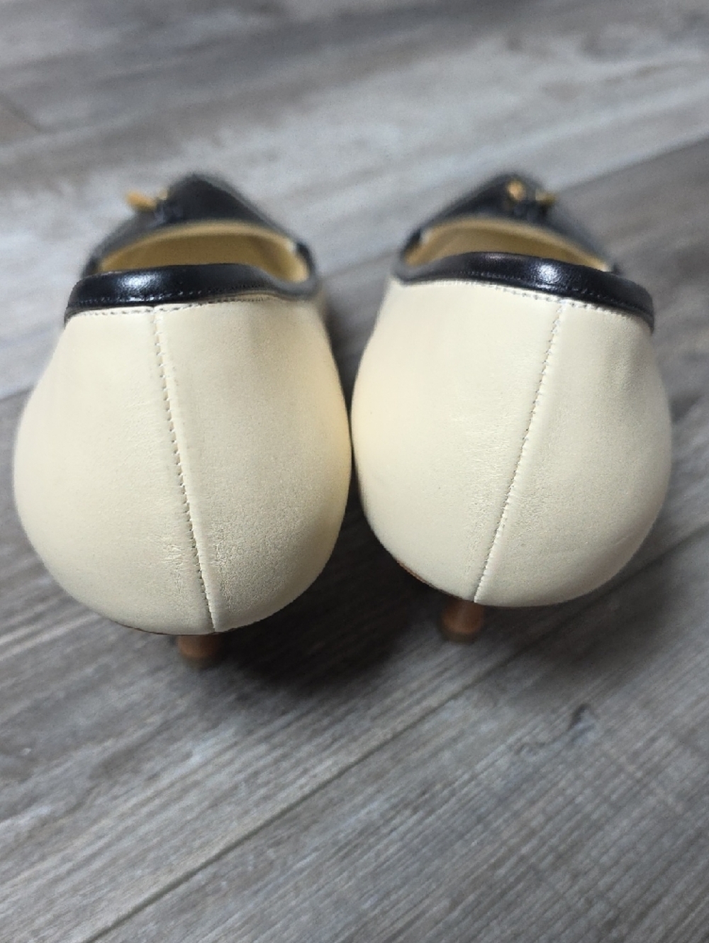 Salvatore Ferragamo | Vintage Two-tone Kittwn Heel Pointed Tassel Pumps Sz 10 - Picture 10 of 16